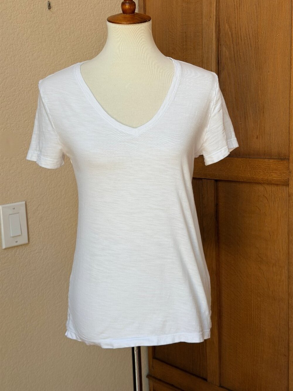 Felina White V Neck T-Shirt Small